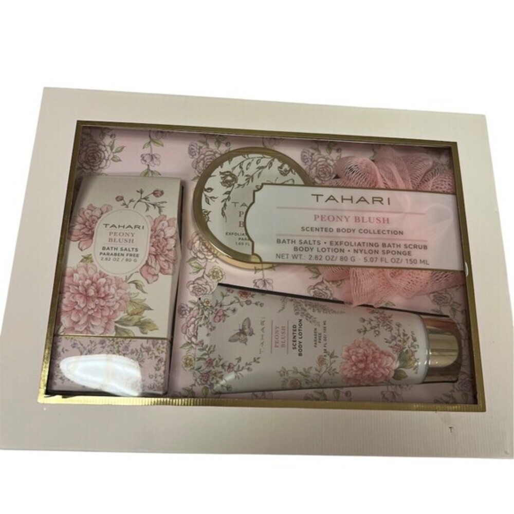 Tahari Peony Blush Scented Body Gift Set Bath Salts Scrub Lotion Sponge